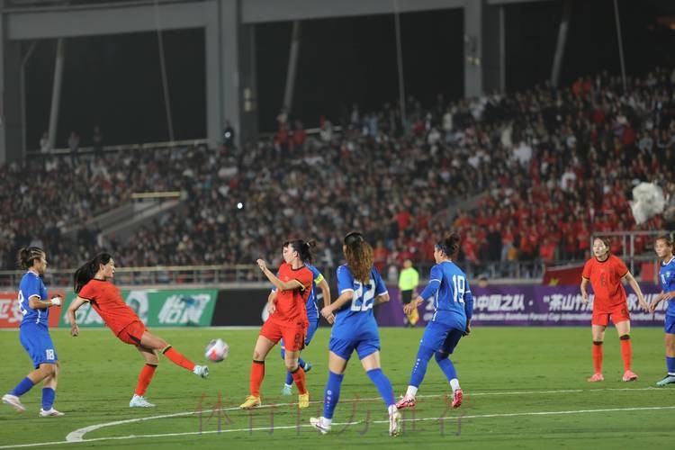 全国女足联赛北京6-0胜武汉 刘英:冲击前三 全国女足联赛北京6-0胜武汉 刘英:冲击前三